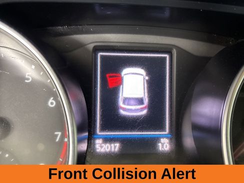 Used 2021 Volkswagen Tiguan SE image 13