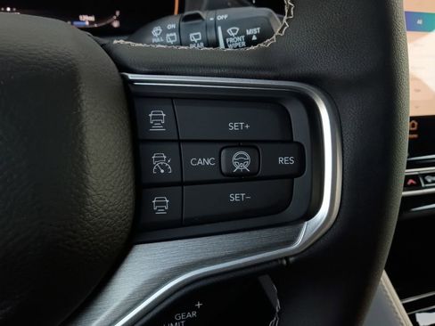 New 2026 Jeep Grand Wagoneer L Limited AWD/4WD image 25
