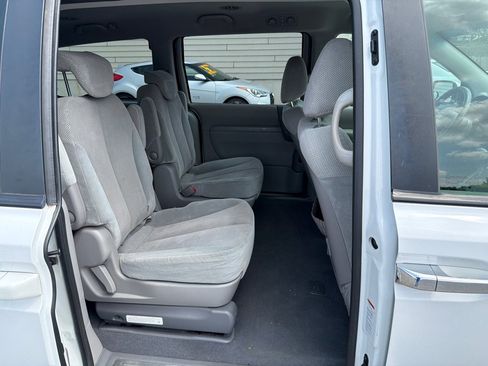 Used 2012 Kia Sedona EX FWD image 15