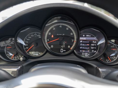 Used 2014 Porsche 911 Turbo S image 16