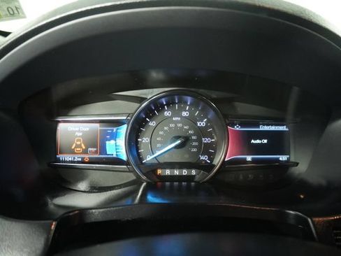 Used 2019 Ford Explorer Limited w/ Ford Safe & Smart Package FWD image 24