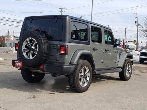 Used 2018 Jeep Wrangler Unlimited Sahara w/ Cold Weather Group image 10
