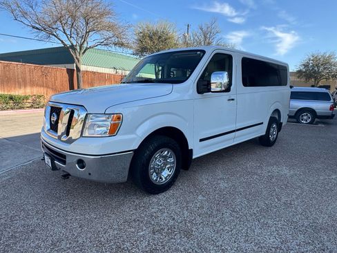 Used 2020 Nissan NV 3500 SL image 10