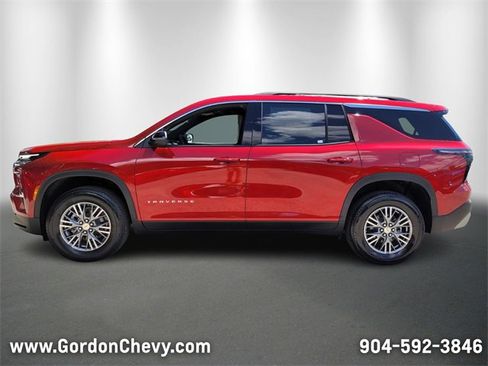 New 2025 Chevrolet Traverse LT image 2