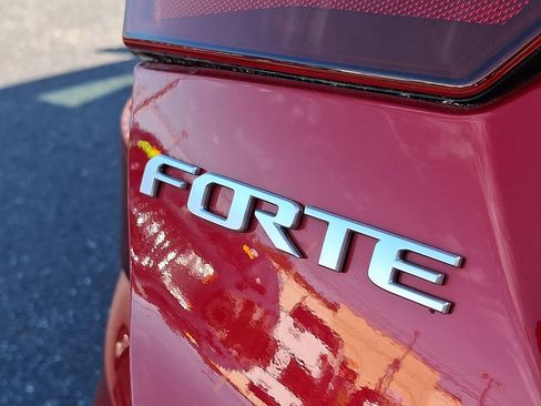 Used 2022 Kia Forte LXS image 30
