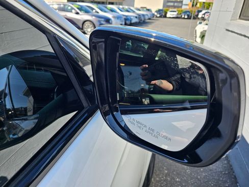 Used 2024 Jeep Grand Cherokee Overland w/ Advanced Protech Group III image 7