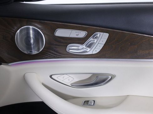 Used 2020 Mercedes-Benz E 350 4MATIC Sedan image 37