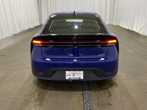 New 2026 Toyota Prius LE image 4