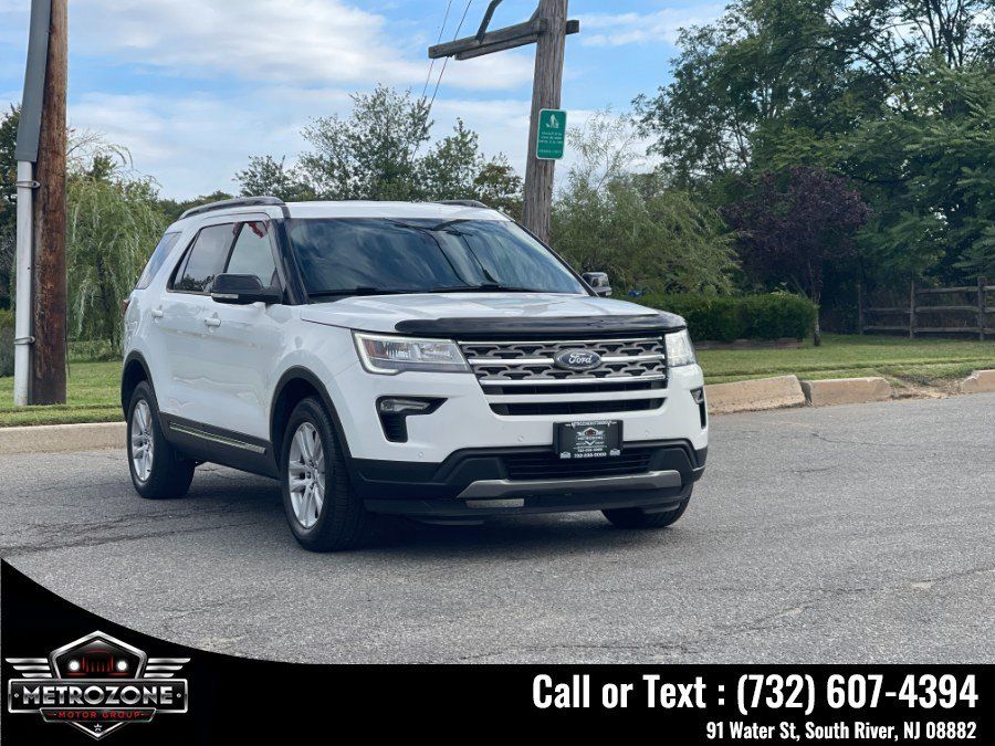 Used 2018 Ford Explorer XLT w/ Equipment Group 202A AWD/4WD image 12