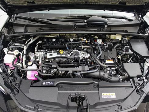 Used 2024 Toyota Prius XLE FWD image 13