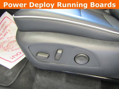 Used 2025 Buick Enclave Preferred AWD/4WD image 7