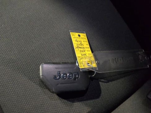 Used 2018 Jeep Wrangler Unlimited Sport S image 34