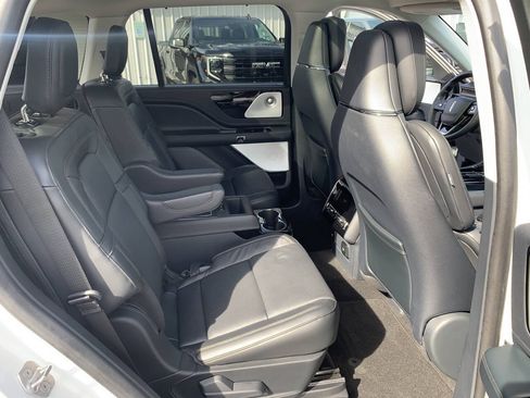 Used 2025 Lincoln Aviator Reserve w/ Luxury Package AWD/4WD image 28