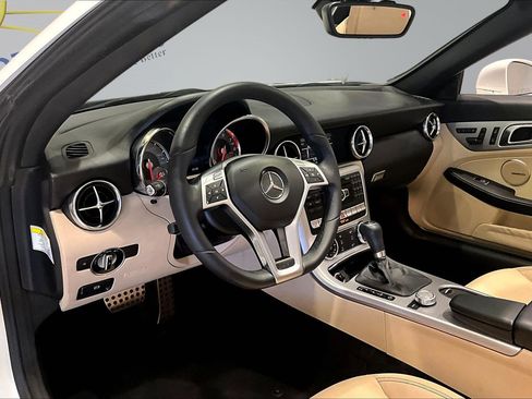 Used 2014 Mercedes-Benz SLK 250 image 16