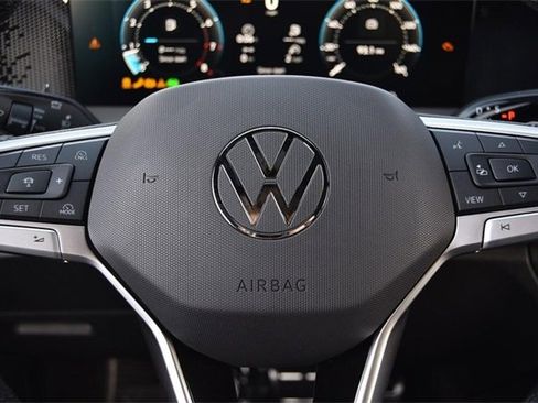 New 2026 Volkswagen Tiguan SE R-Line image 18