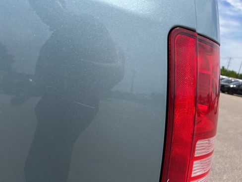 Used 2010 Chrysler Town & Country Touring FWD image 35
