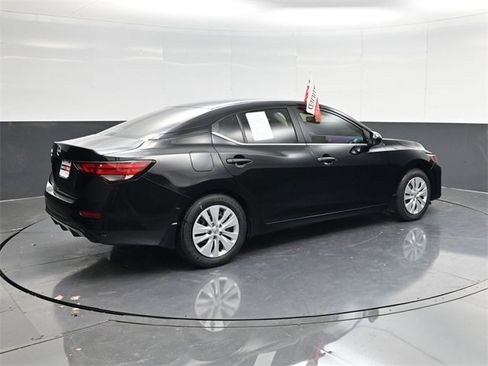 Used 2025 Nissan Sentra S image 3