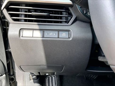 Certified 2024 Nissan Altima 2.5 SV w/ SV Premium Package FWD image 33