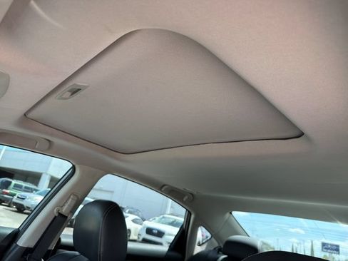 Used 2016 Nissan Altima 3.5 SL FWD image 16
