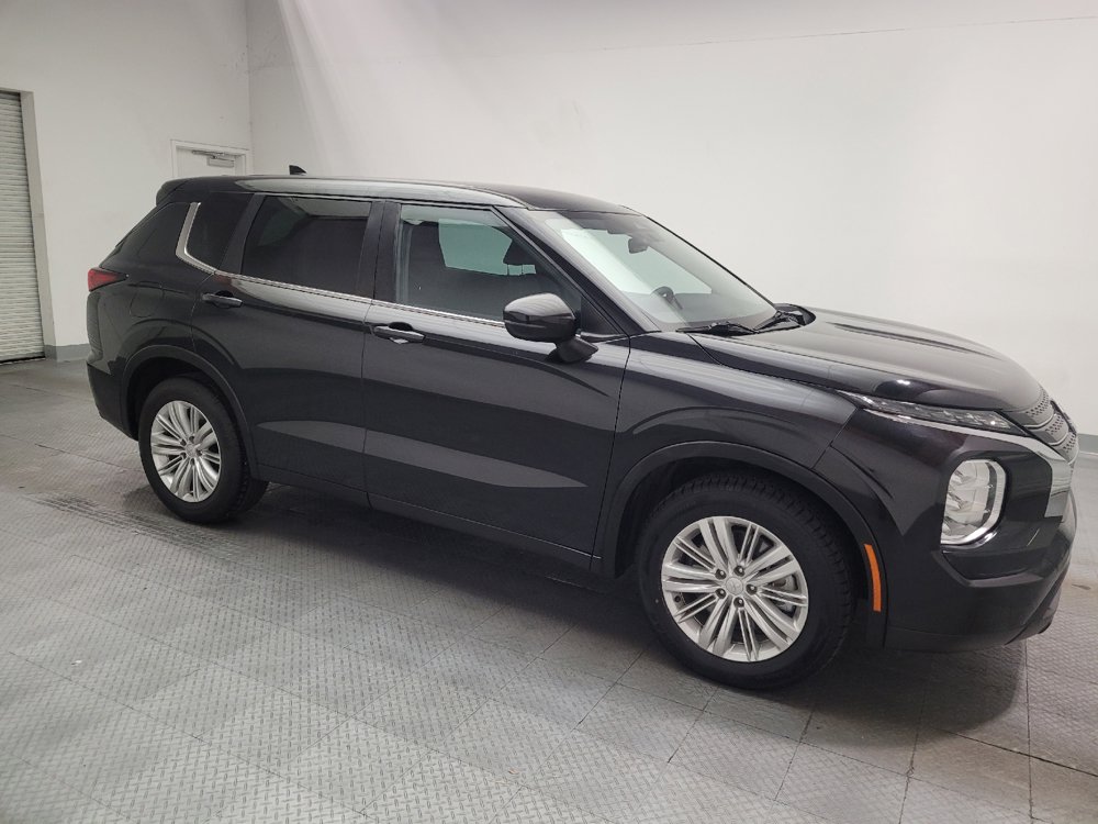 Used 2023 Mitsubishi Outlander ES FWD image 11