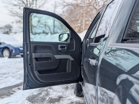 Used 2018 Chevrolet Silverado 1500 LT w/ All Star Edition image 27