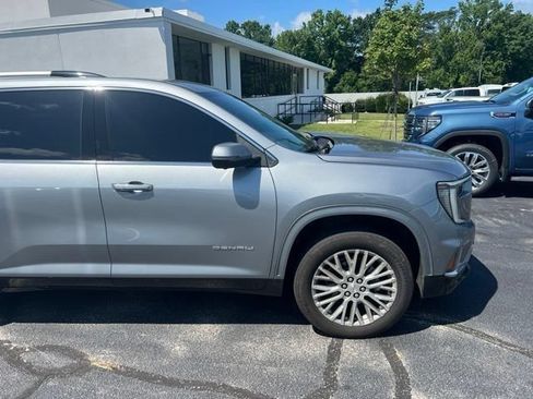 Used 2024 GMC Acadia Denali w/ Super Cruise Package FWD image 2