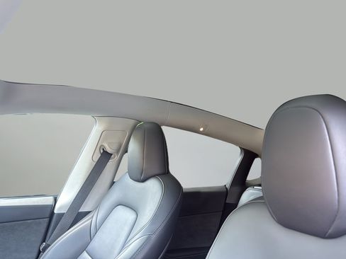 Used 2023 Tesla Model Y AWD image 17