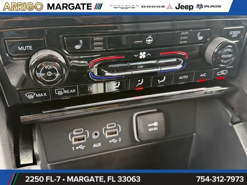 Used 2025 Jeep Grand Cherokee Limited w/ Black Appearance Package RWD image 25