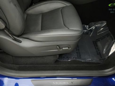 Used 2026 Tesla Model Y 2WD image 50