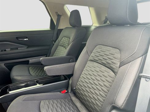 Used 2022 Nissan Pathfinder SV w/ SV Premium Package image 24