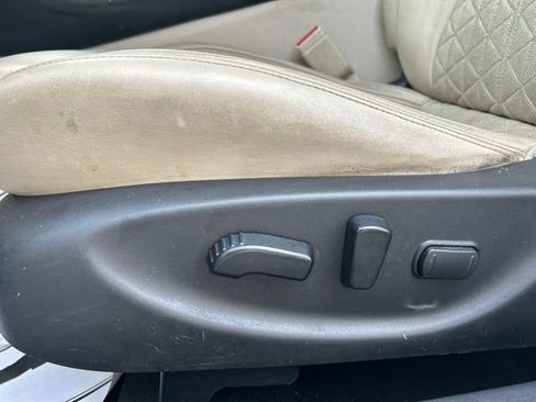 Used 2016 Nissan Maxima Platinum w/ Interior Lighting Package FWD image 21