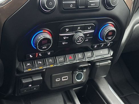 Used 2020 Chevrolet Silverado 1500 High Country w/ Technology Package image 20