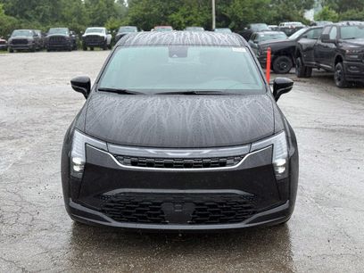 New 2027 Chrysler Pacifica Select w/ Family Tech Group