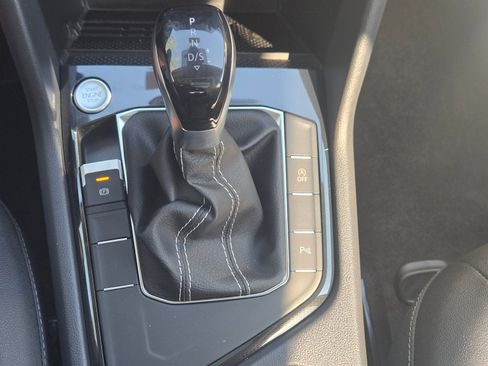 New 2026 Volkswagen Taos SE FWD image 21