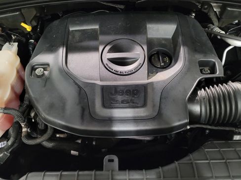 Used 2022 Jeep Grand Cherokee L Overland w/ Advanced Protech Group III image 30