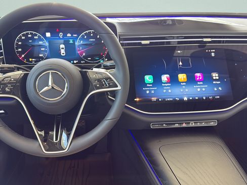 New 2026 Mercedes-Benz E 450 4MATIC Sedan image 25
