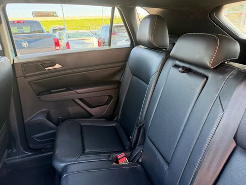 Used 2020 Volkswagen Atlas Cross Sport SE AWD/4WD image 12