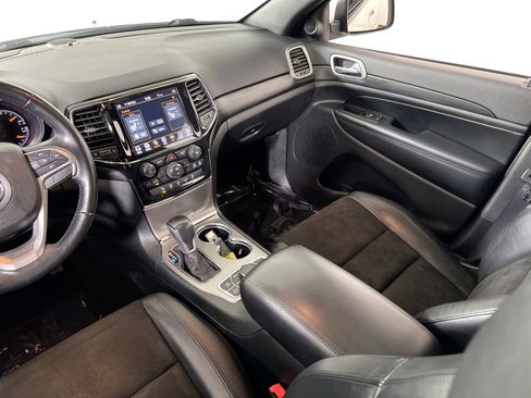 Used 2022 Jeep Grand Cherokee Laredo X image 24