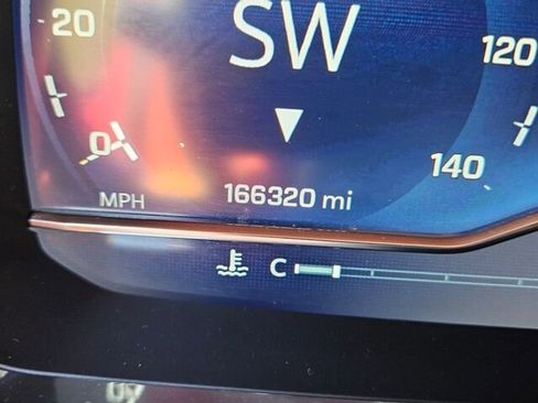 Used 2022 Chevrolet Tahoe Z71 w/ Z71 Off-Road Package image 29