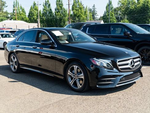 Used 2019 Mercedes-Benz E 300 image 1