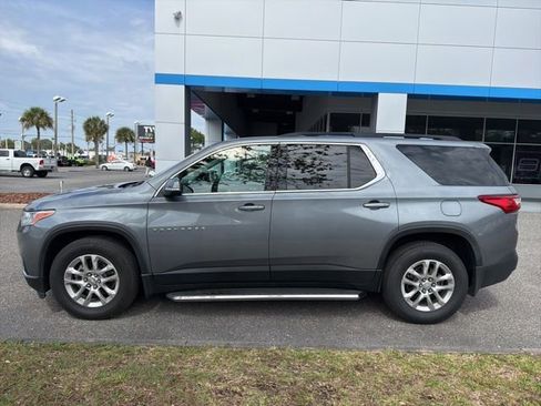 Used 2021 Chevrolet Traverse LT FWD image 5