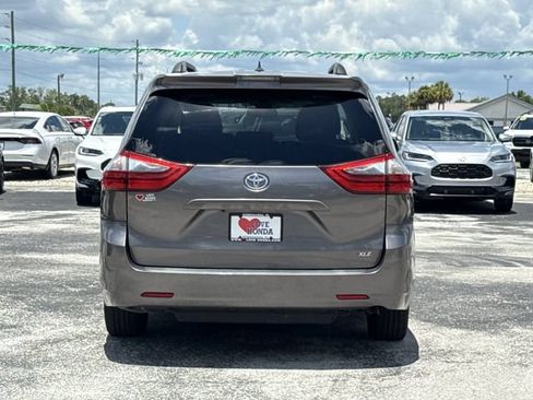 Used 2020 Toyota Sienna XLE FWD image 8