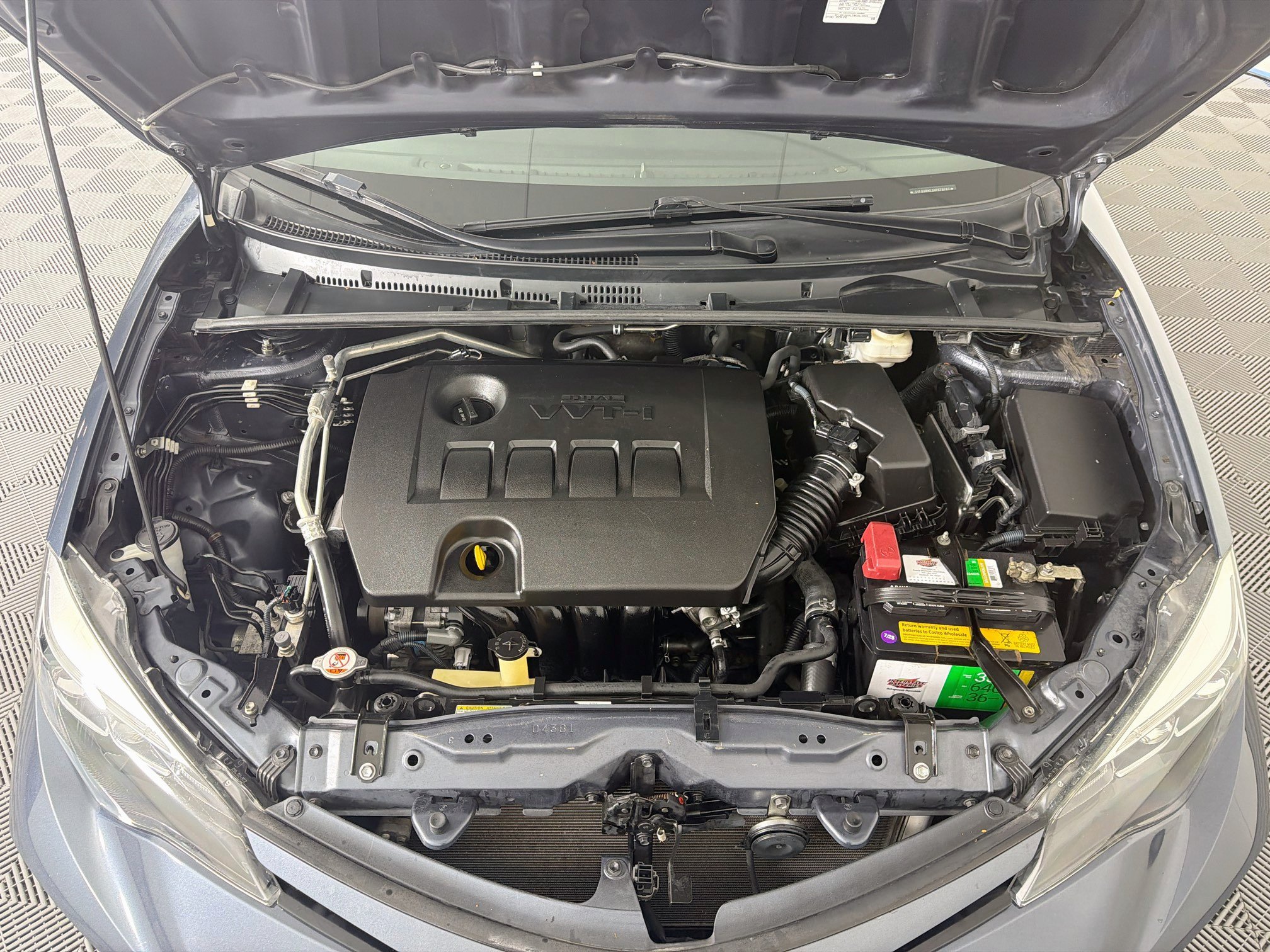 Used 2017 Toyota Corolla XSE w/ Carpet Mat Package (TMS) FWD image 34