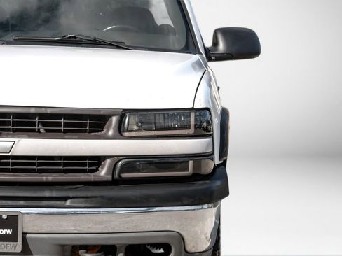 Used 2000 Chevrolet Silverado 1500 4x4 Extended Cab w/ Firm Ride Suspension Pkg image 37