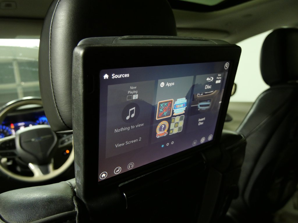 Used 2019 Chrysler Pacifica Limited FWD image 17