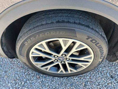 Used 2020 Ford Escape SEL AWD/4WD image 42