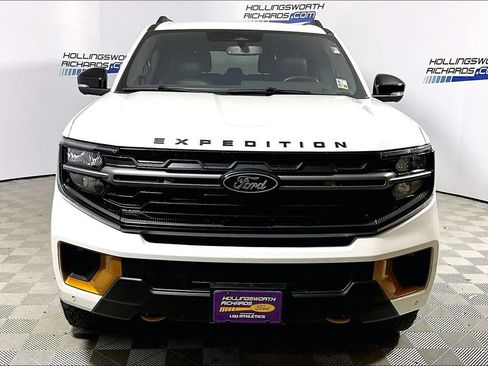 Used 2025 Ford Expedition Tremor AWD/4WD image 2