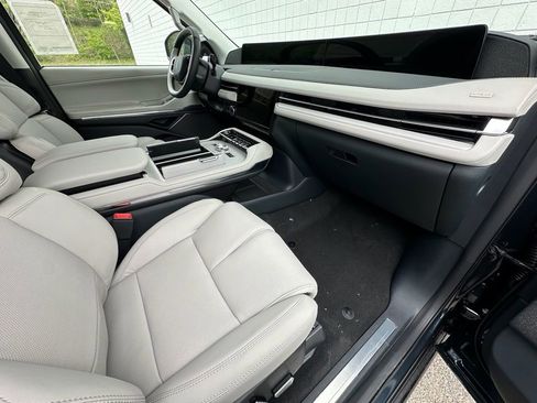 New 2026 Lincoln Navigator L Reserve AWD/4WD image 21