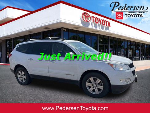 Used 2009 Chevrolet Traverse LT AWD/4WD image 1