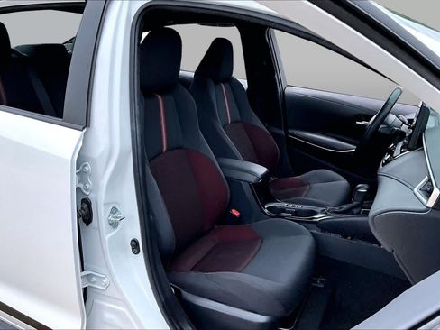 Used 2024 Toyota Corolla SE FWD image 9